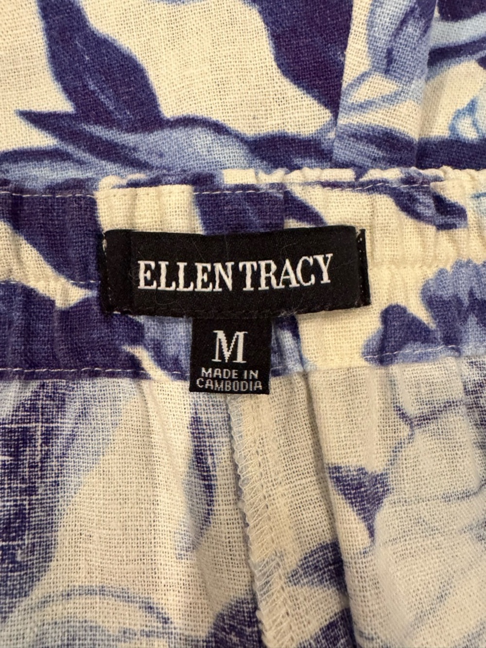 Ellen Tracy Blue Floral Print Cream Skort - Picture 2 of 4